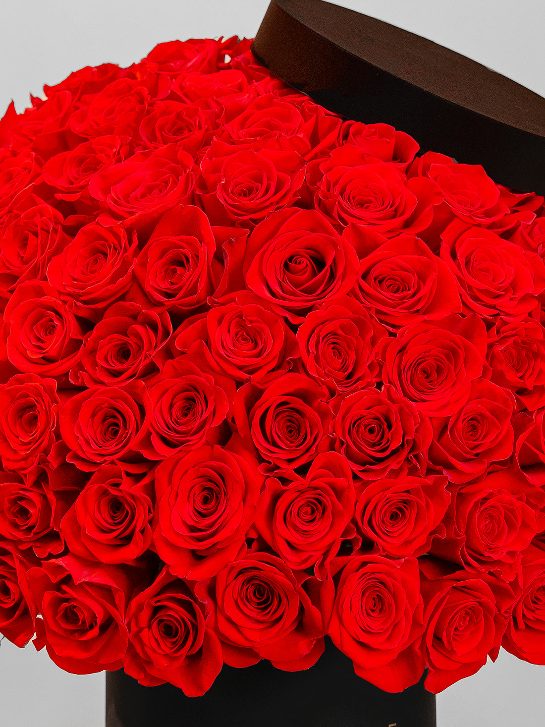 100 Luxury Red Roses Box