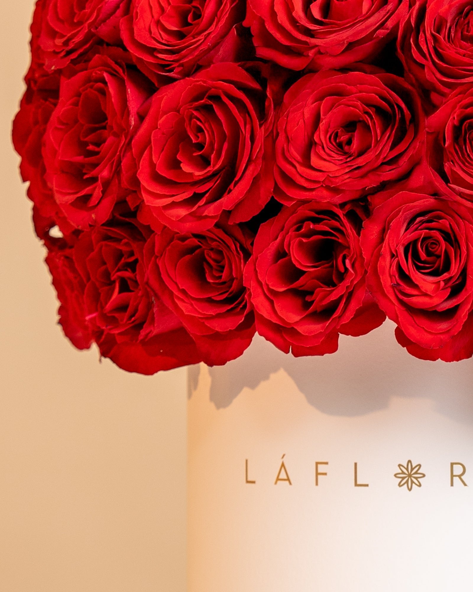 Red Roses Hat Box - Laflora.ae