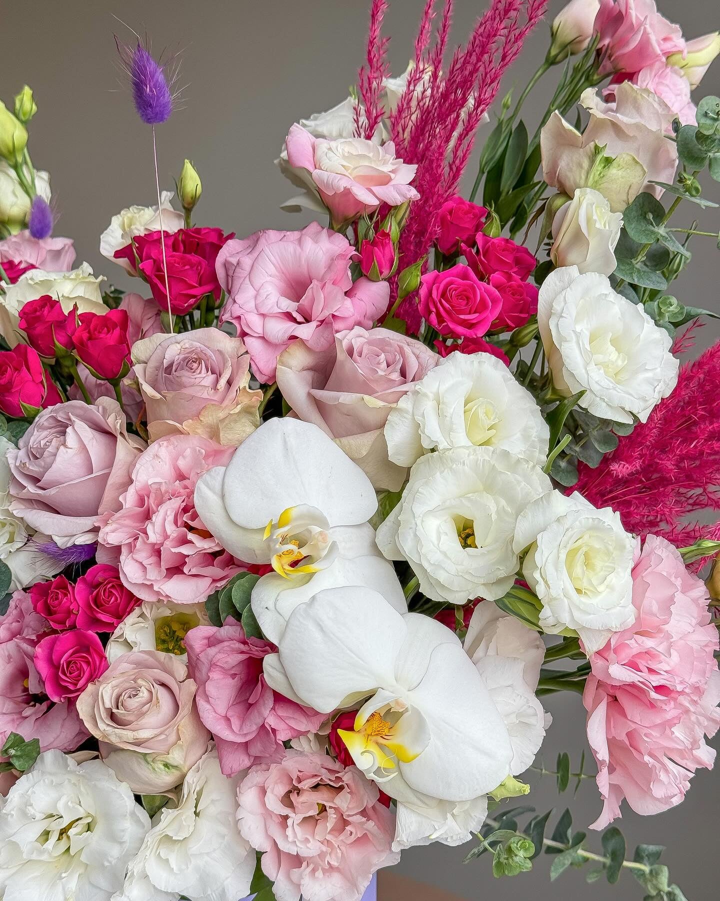 Bloom Box – A Floral Delight - Laflora.ae