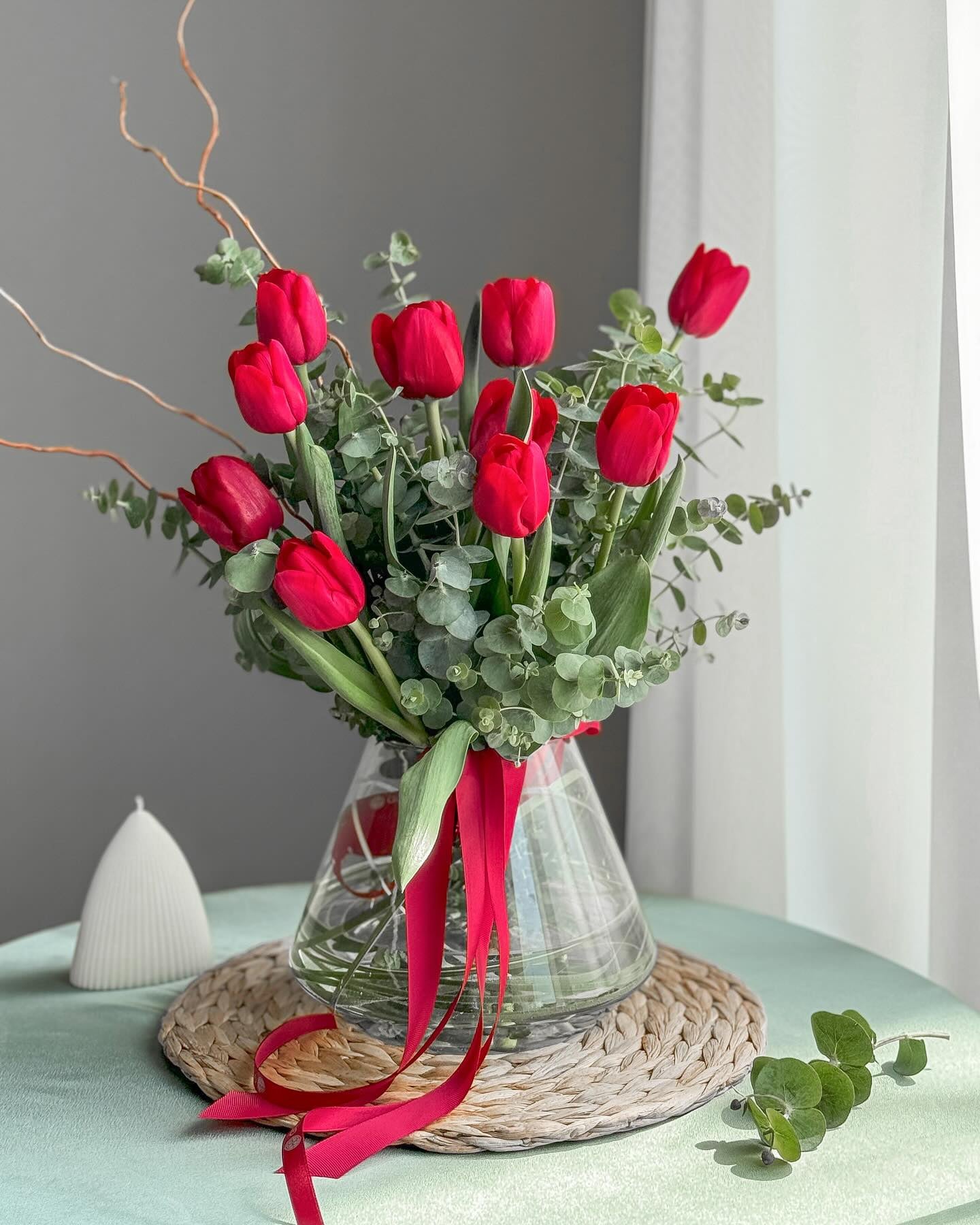 Red Tulip Flowers Elegance - Laflora.ae