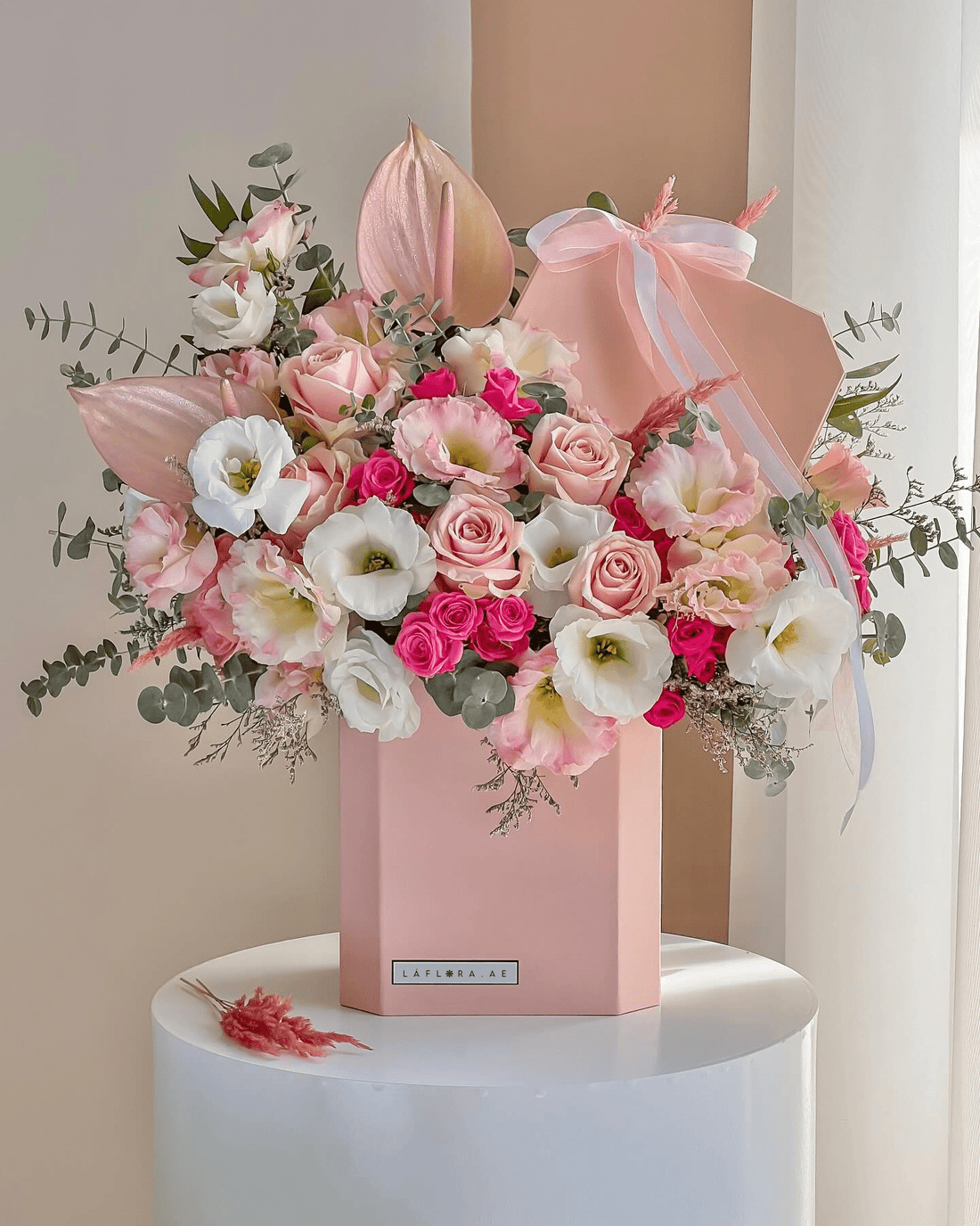 Petal Bliss Flower Box - Laflora.ae