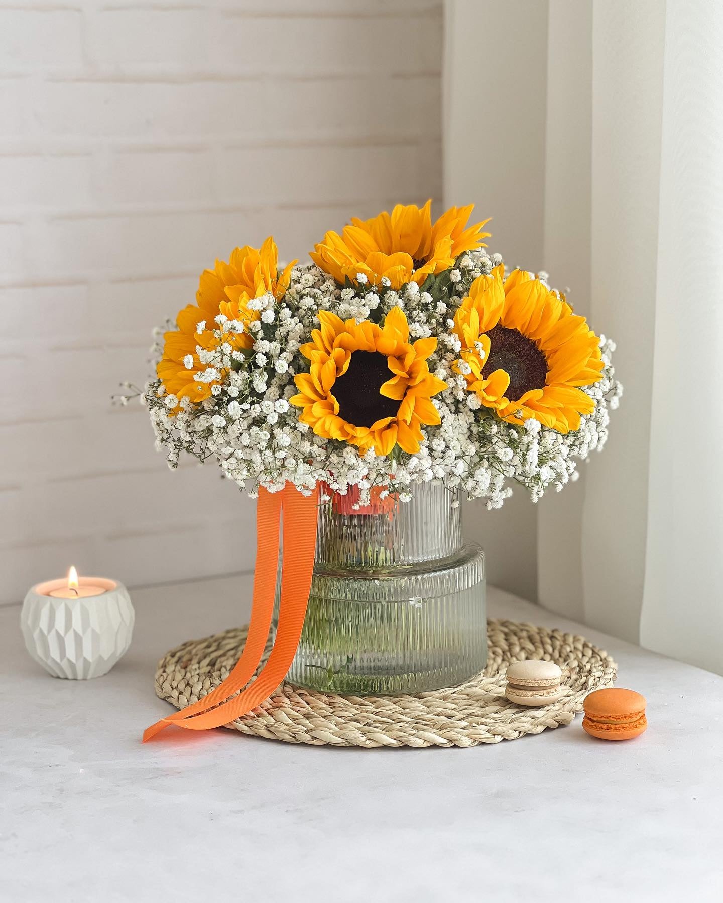 Sunshine Bloom Flowers Vase - Laflora.ae