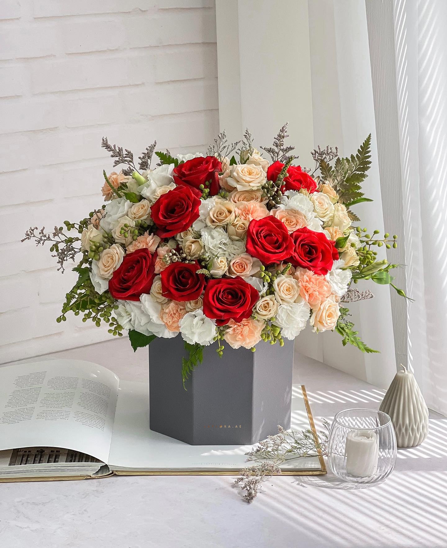 Rouge Elegance Flower Box - Laflora.ae