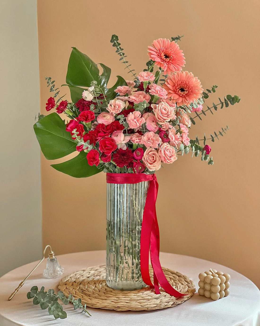 Scarlet Grace Flower Vase - Laflora.ae