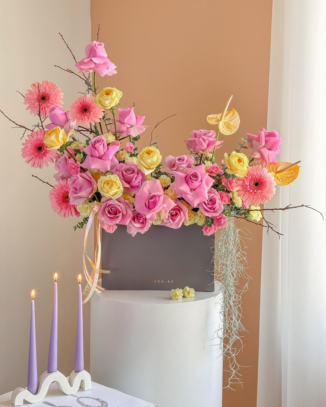 Radiant Delight Box - Laflora.ae