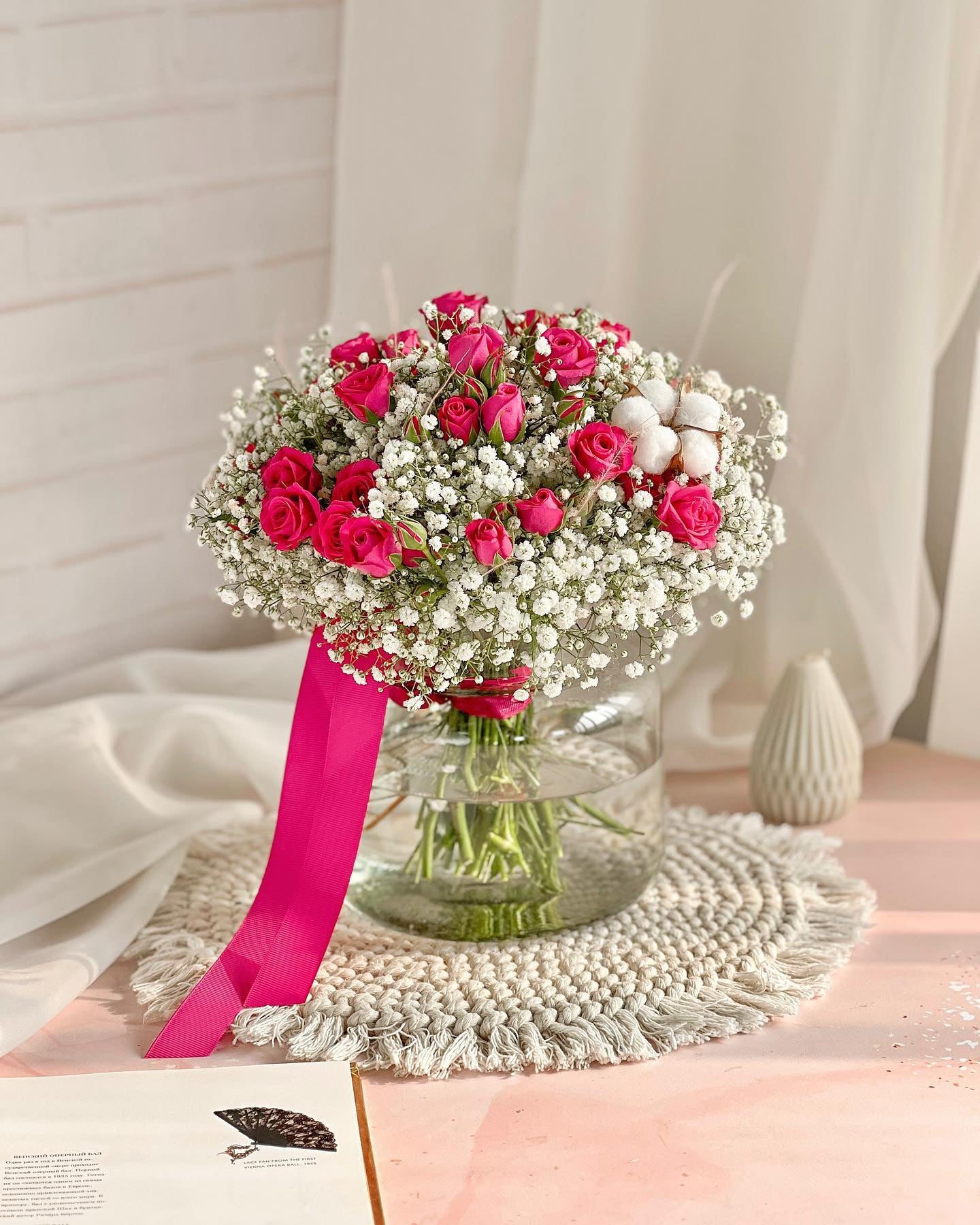 Rosy Elegance Vase - Laflora.ae