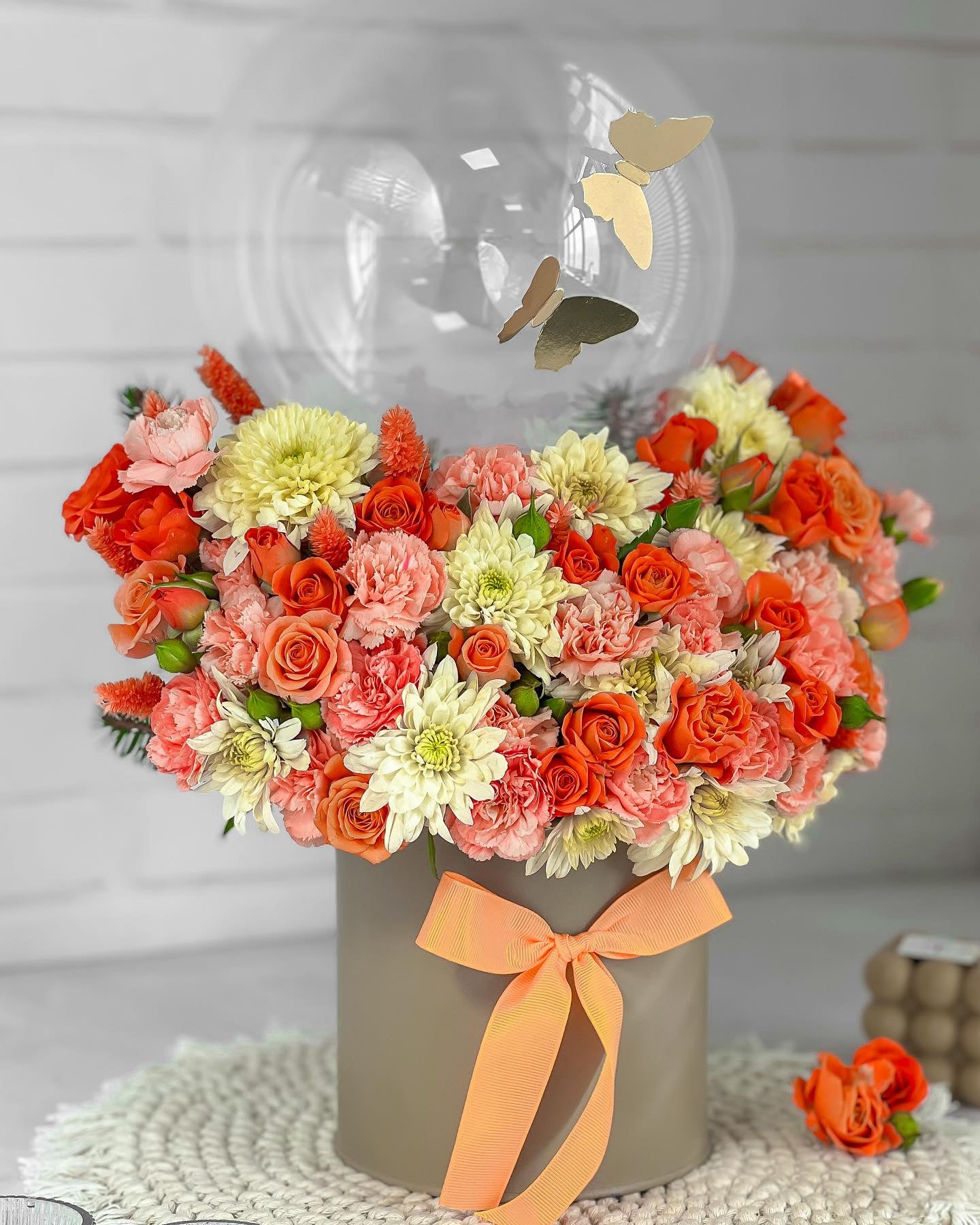 Serenade Flower Box - Laflora.ae