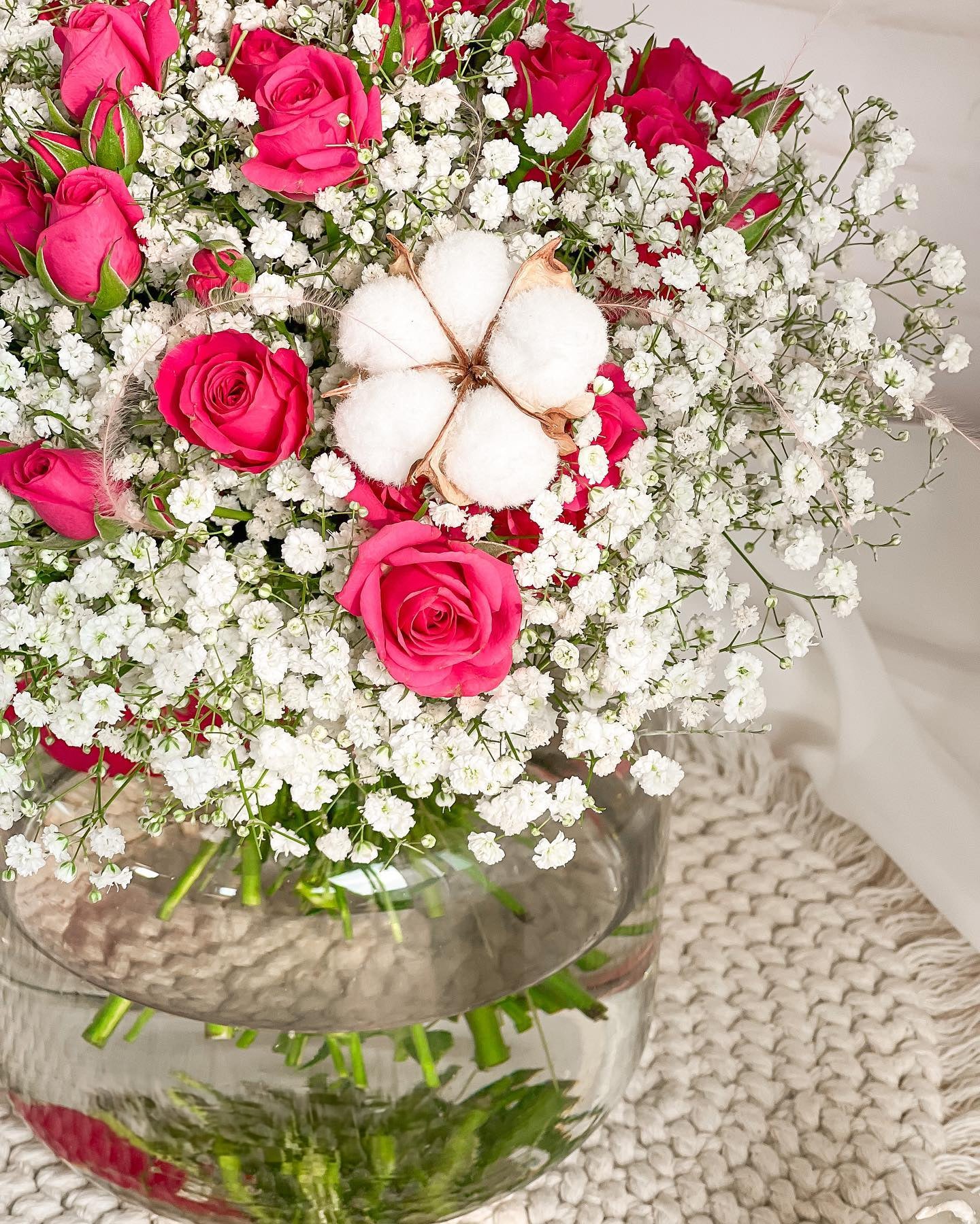 Rosy Elegance Vase - Laflora.ae