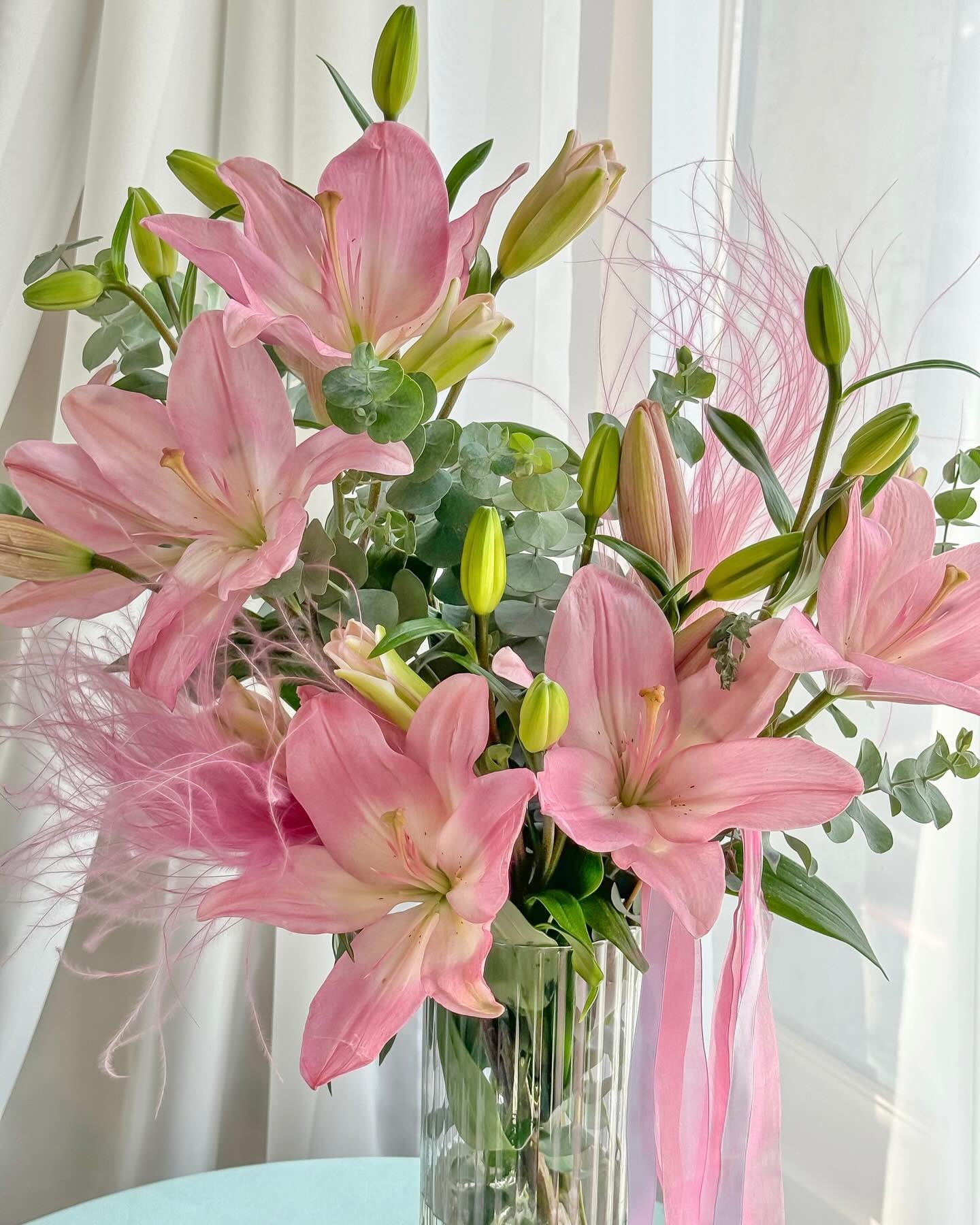 Lily Elegance Flowers Vase - Laflora.ae