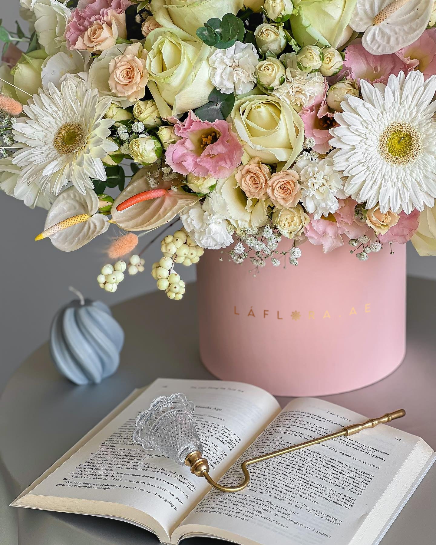 Ivory Grace Flowers Box - Laflora.ae