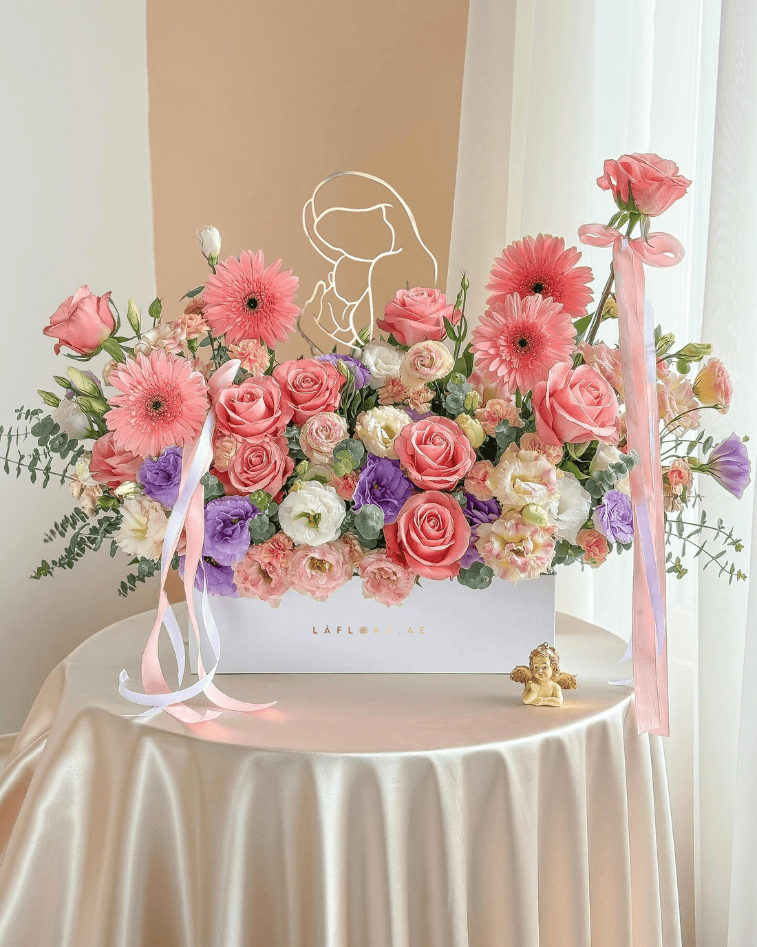 Mother's Love Flower Box - Laflora.ae