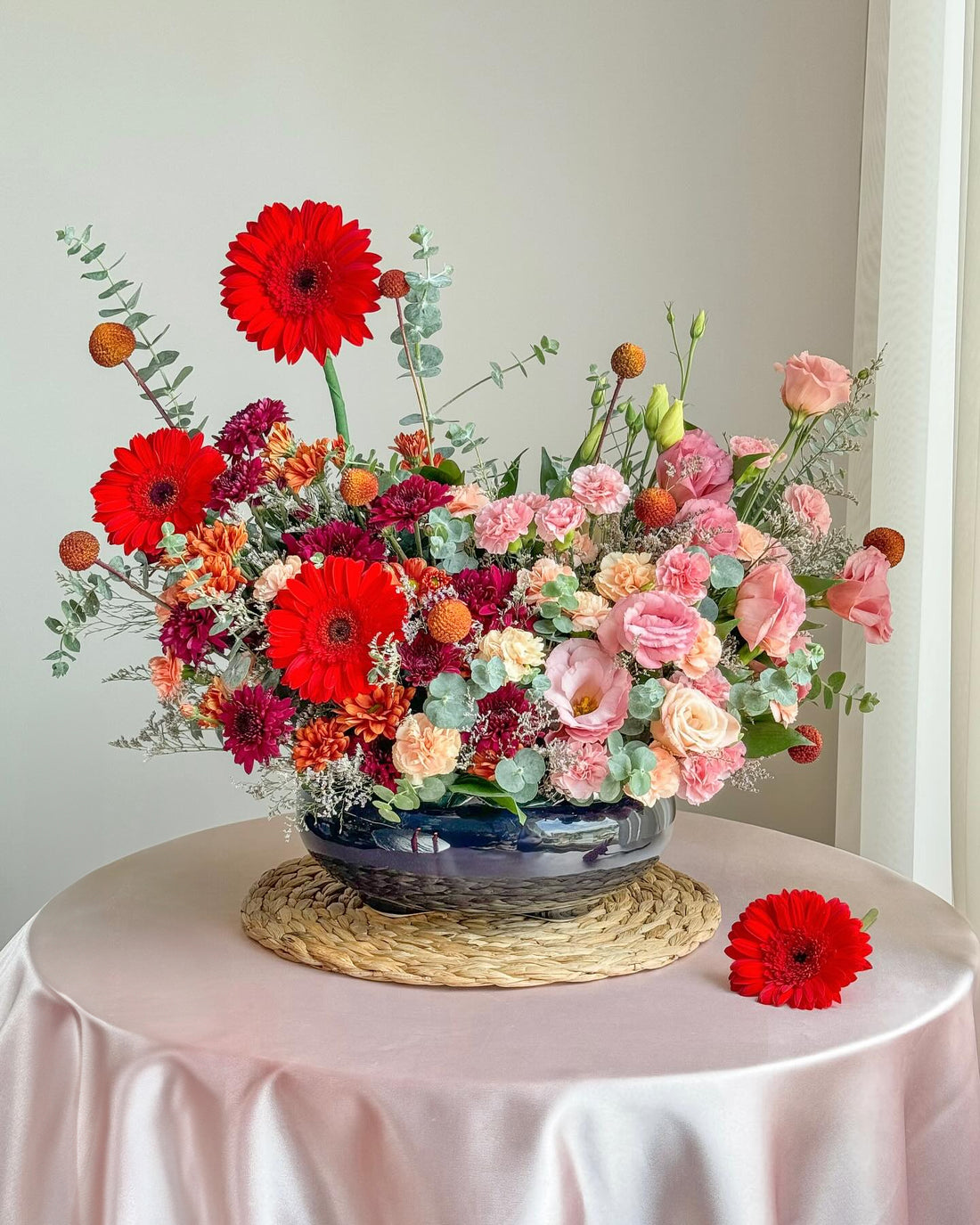 Eternal Bloom Flowers Vase - Laflora.ae