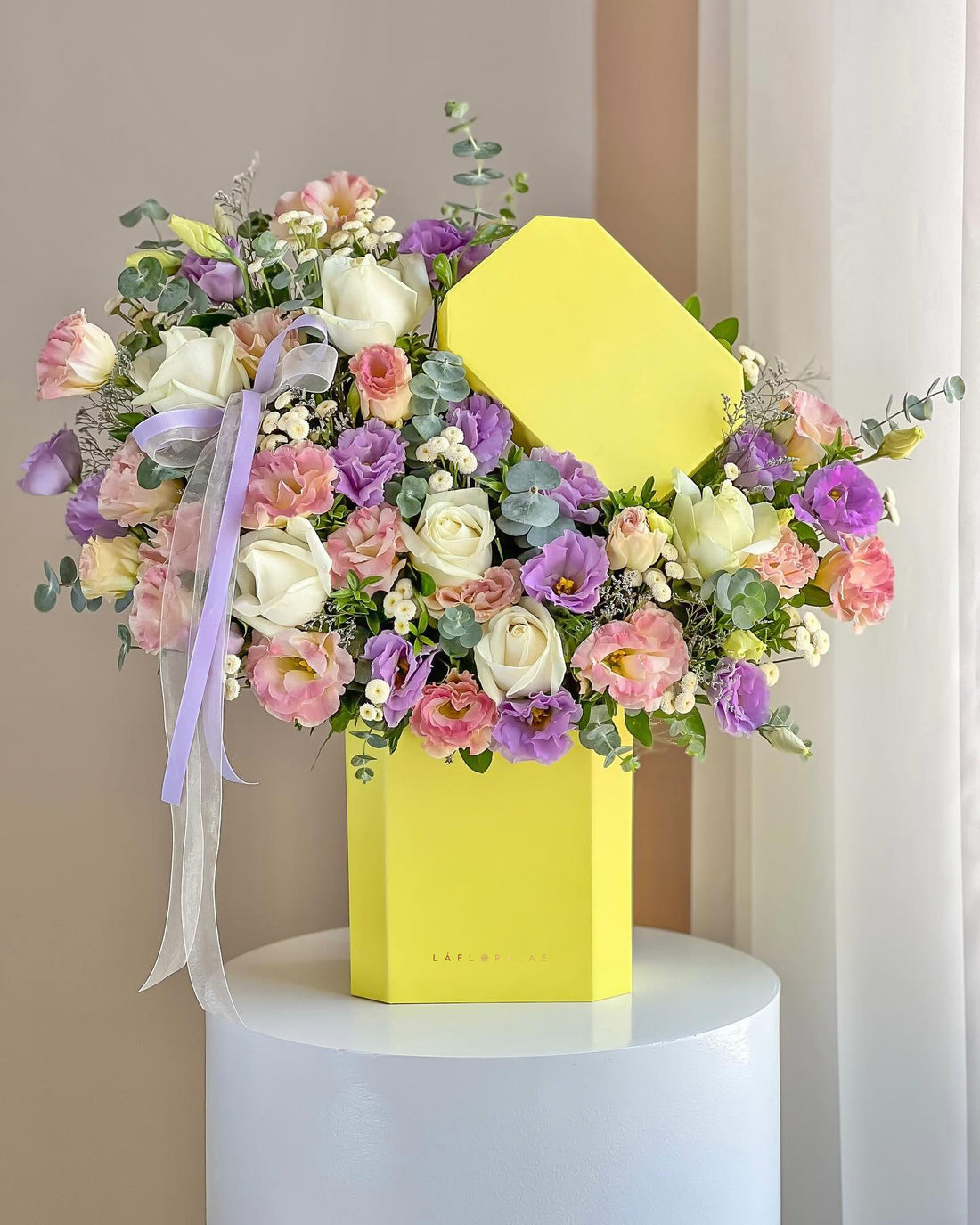Ziva Flower Box - Laflora.ae