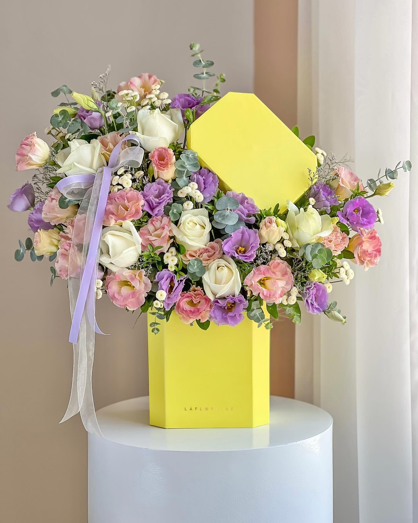 Ziva Flower Box - Laflora.ae