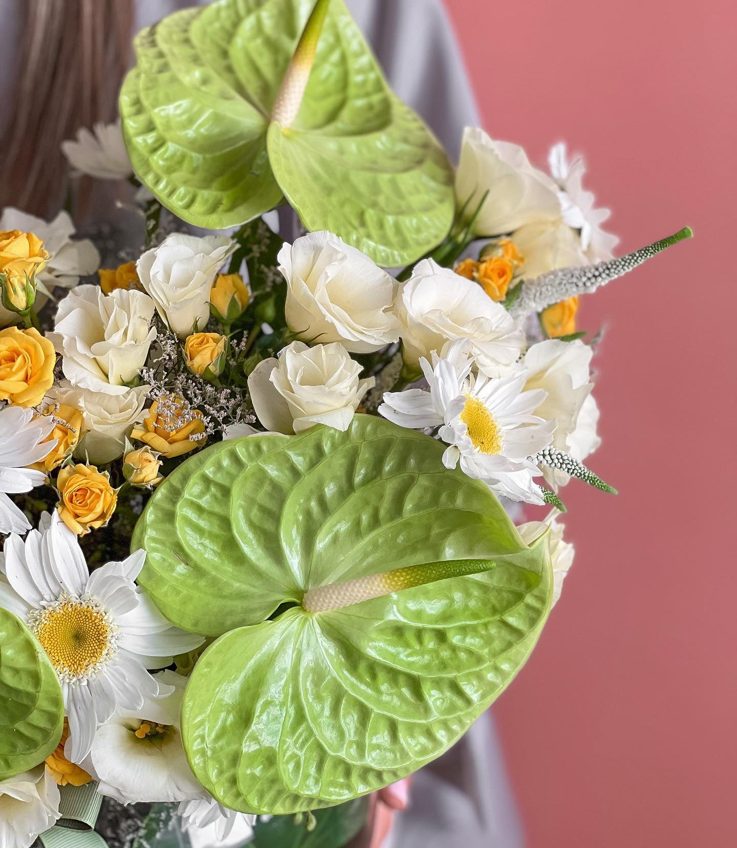 Verdant Radiance Flowers Vase - Laflora.ae