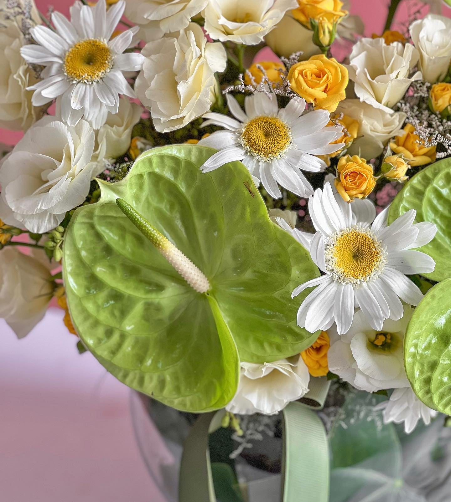 Verdant Radiance Flowers Vase - Laflora.ae