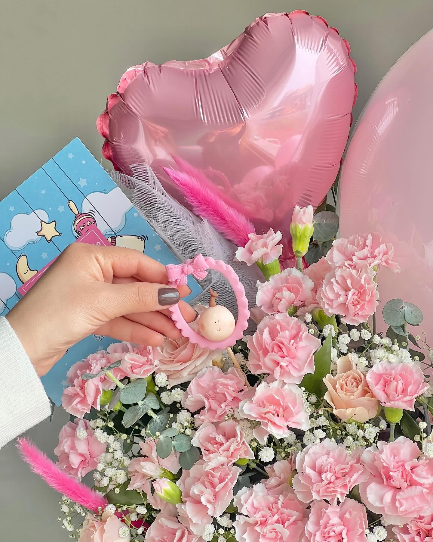 Baby Girl Flower Box - Laflora.ae