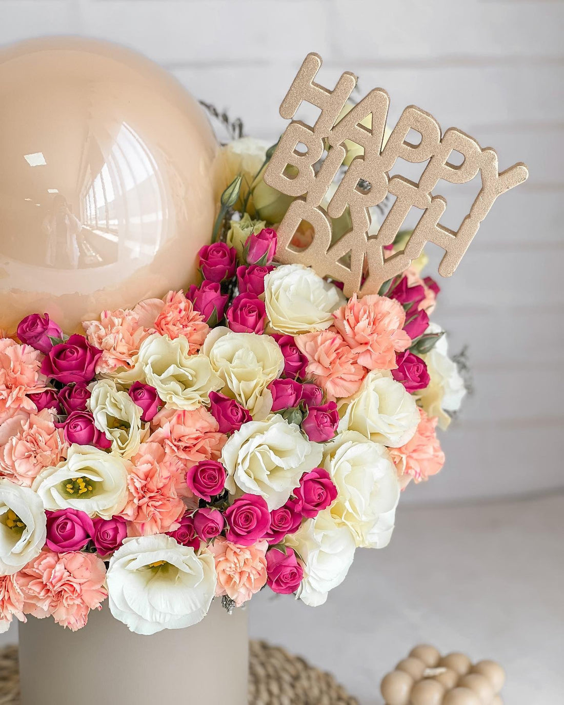 Joy Flower Box - Laflora.ae