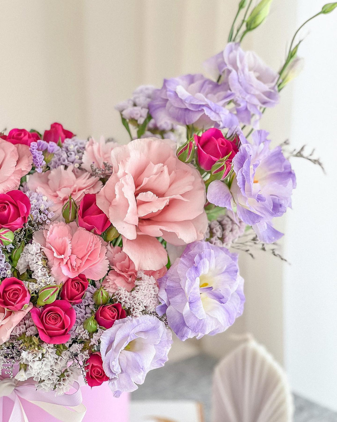 Pastel Bloom Flowers Box - Laflora.ae