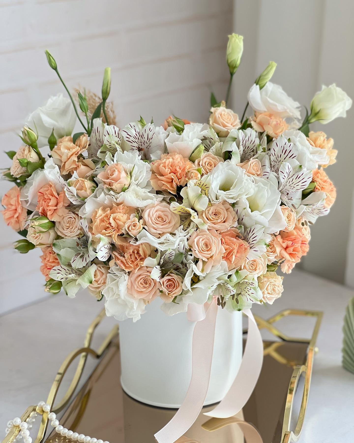 Angel Flower Box - Laflora.ae