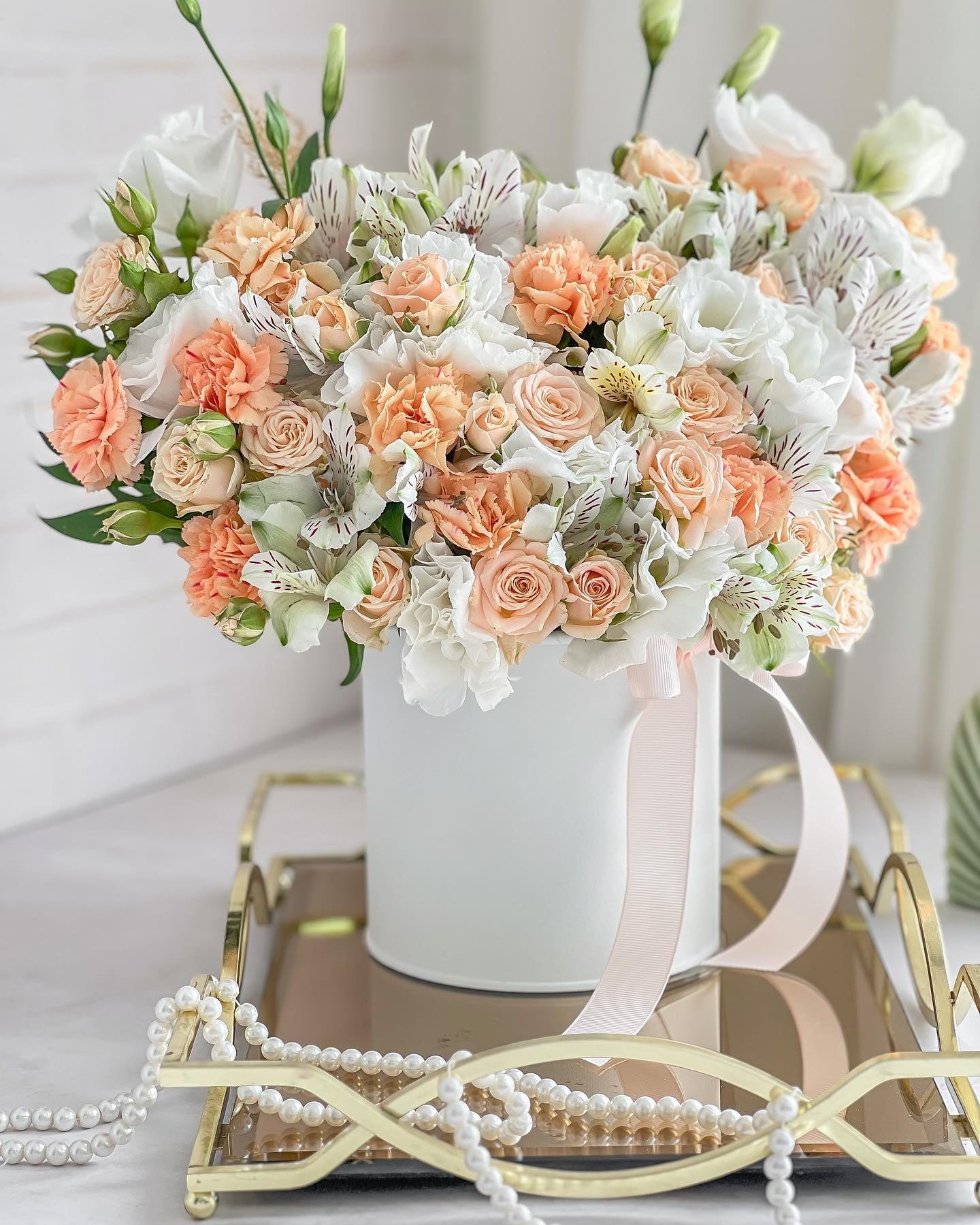 Angel Flower Box - Laflora.ae