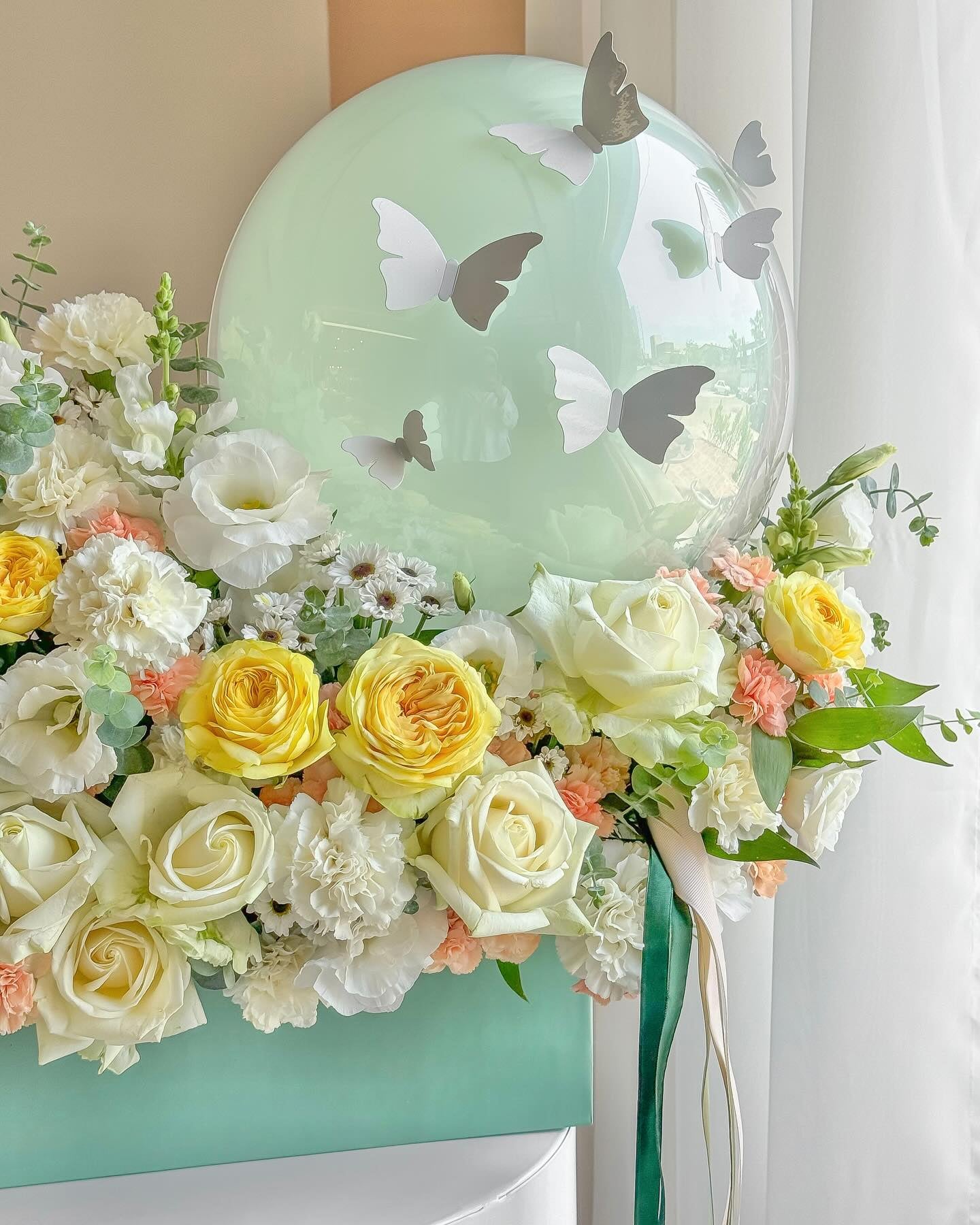 Emerald Flower Box - Laflora.ae