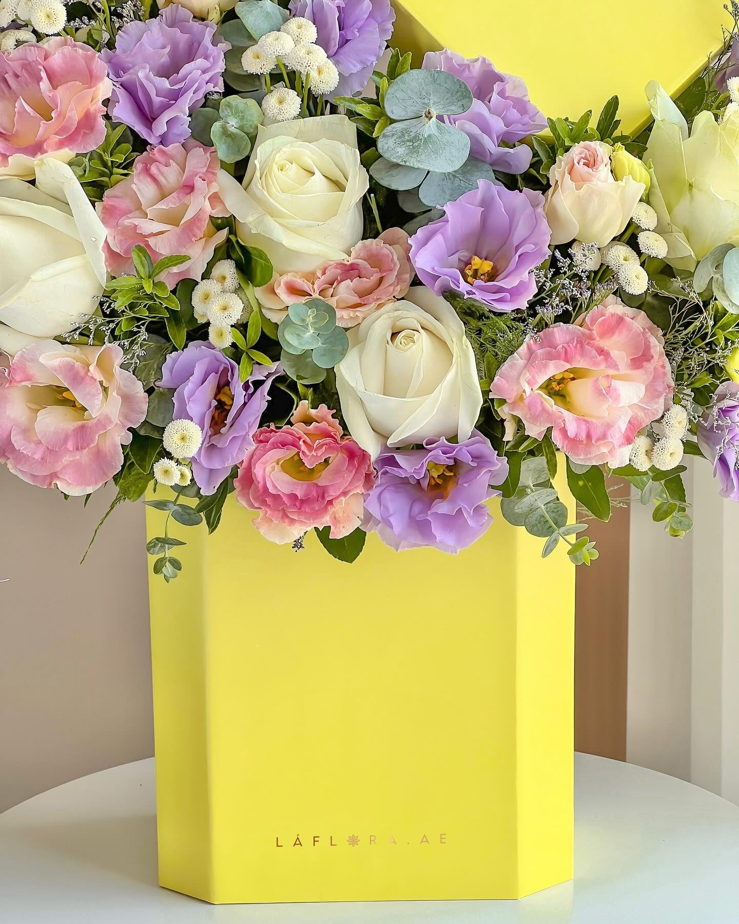 Ziva Flower Box - Laflora.ae