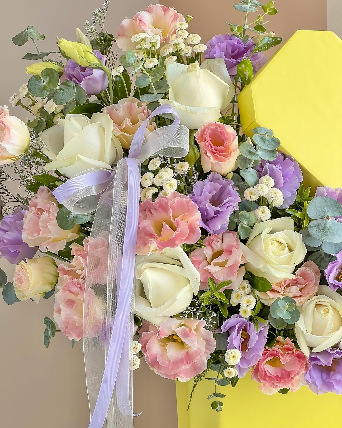 Ziva Flower Box - Laflora.ae