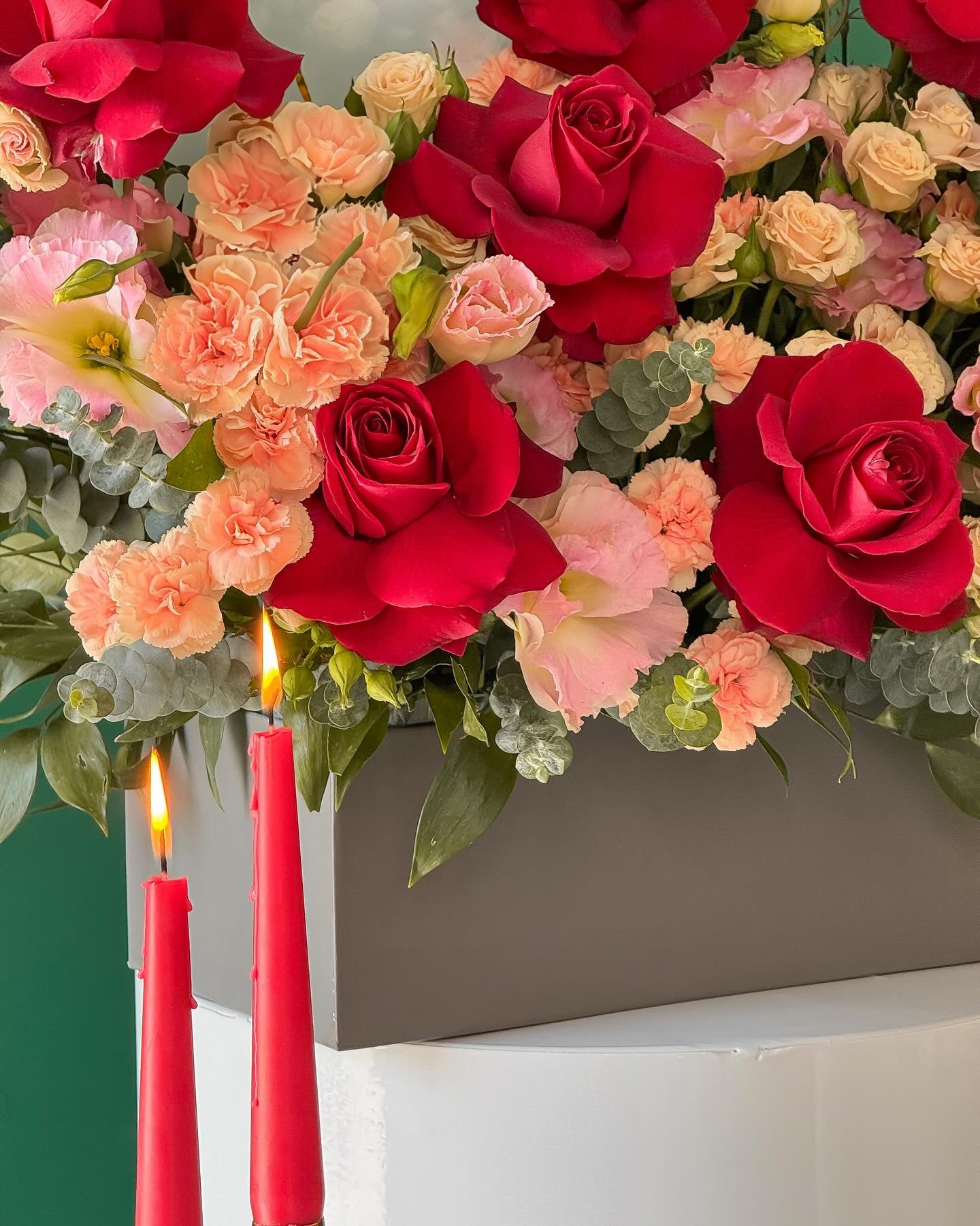 Julia Flower box - Laflora.ae