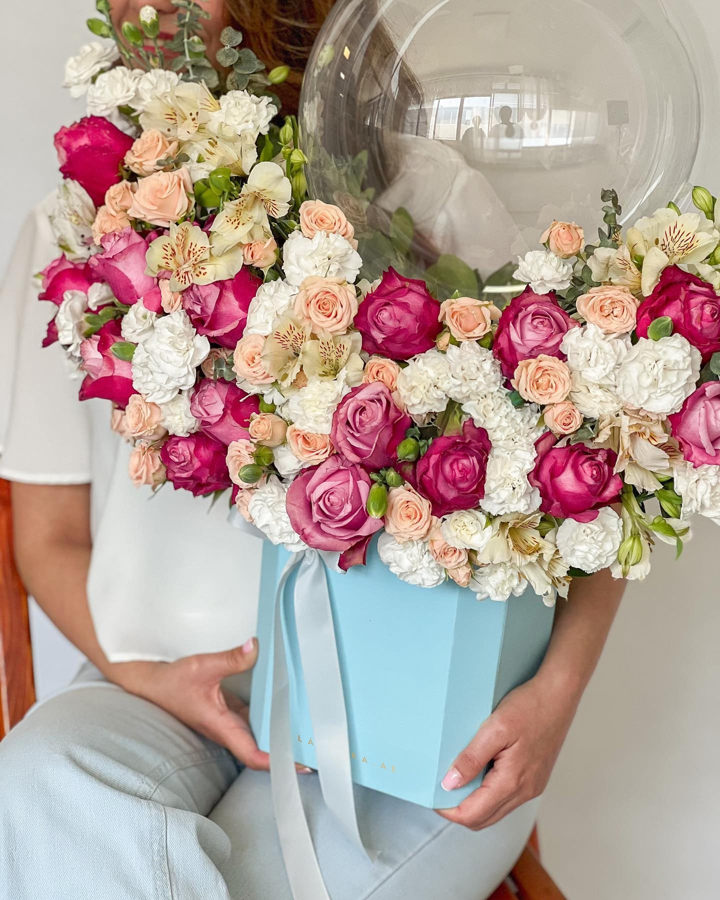 Bella Rosa Flower Box - Laflora.ae