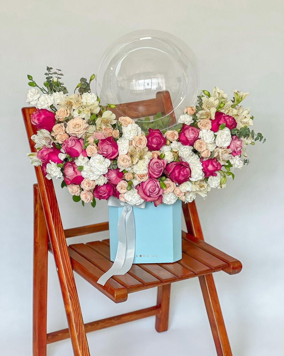 Bella Rosa Flower Box - Laflora.ae