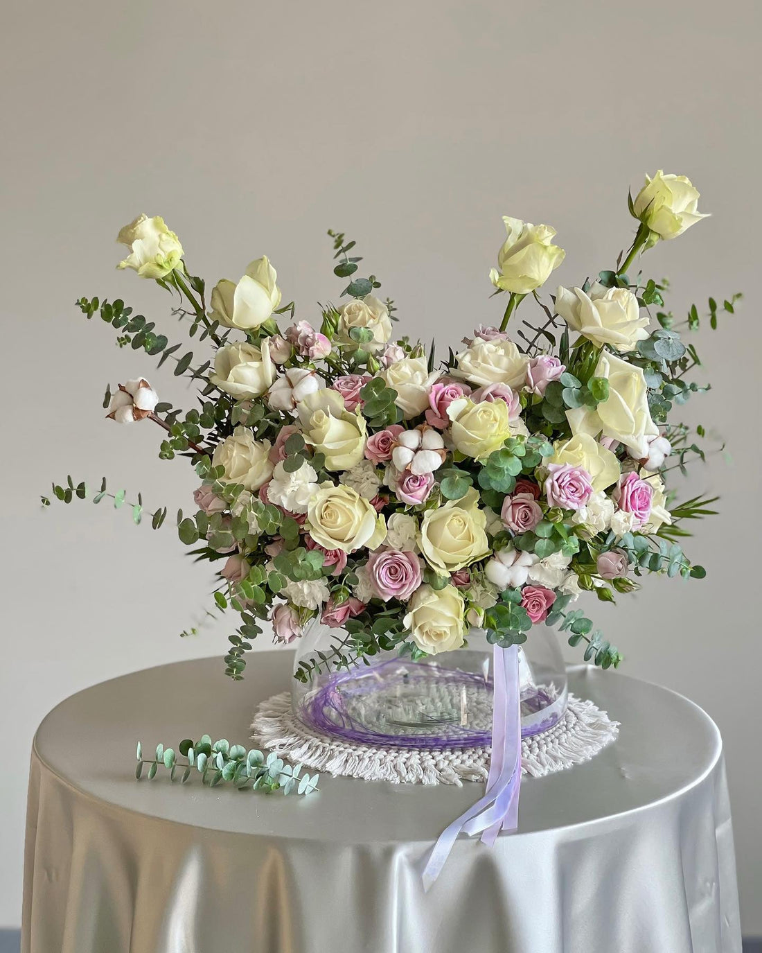 Ivory Grace Vase - Laflora.ae