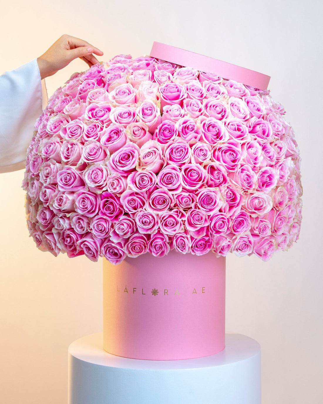Luxury Pink Roses Box - Laflora.ae