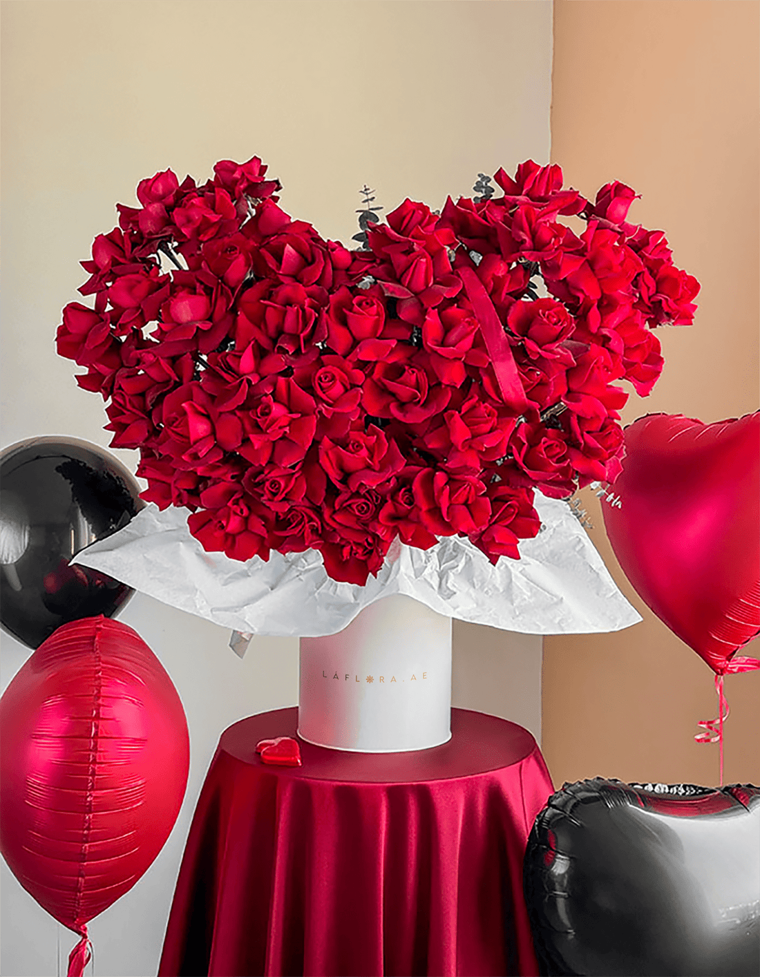 Red Heart Luxury Flower Box - Laflora.ae
