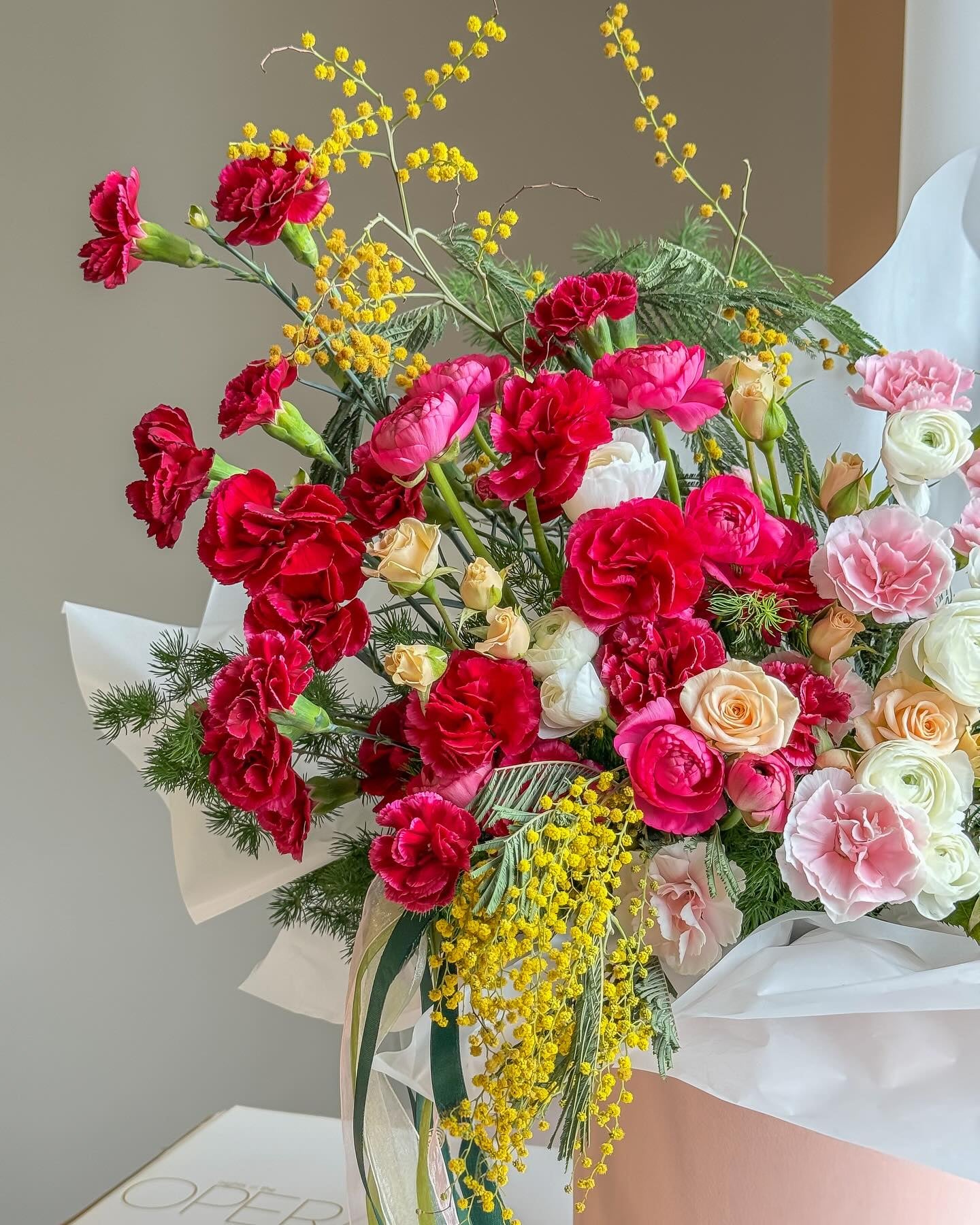 Seraphic Flower Box - Laflora.ae