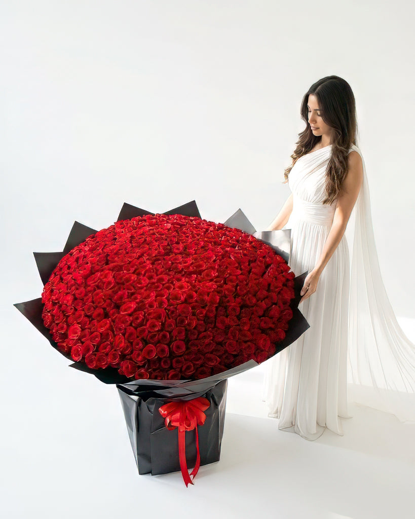 500 Red Roses - Luxury Roses Delivery Dubai - Laflora.ae