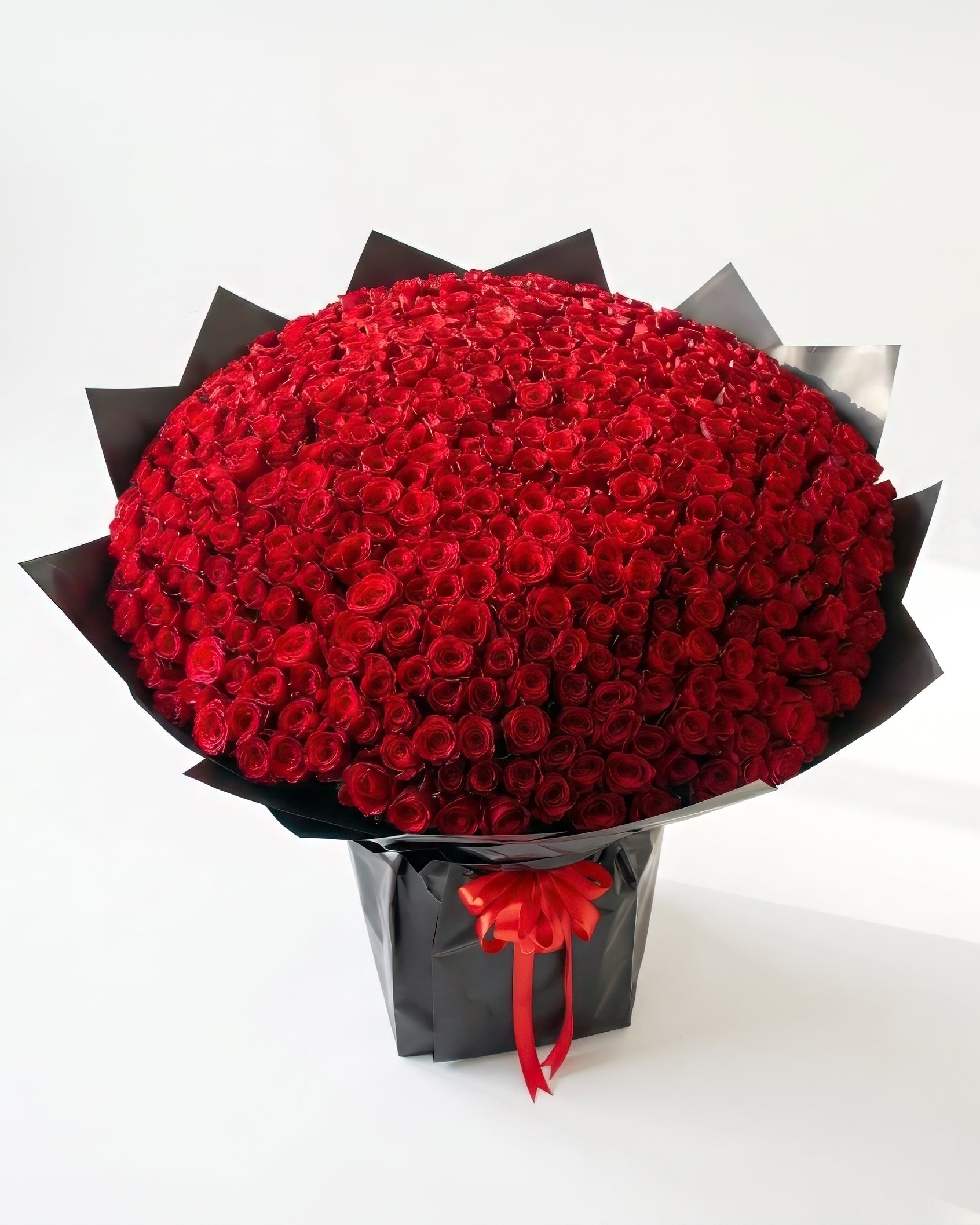 500 Red Roses - Luxury Roses Delivery Dubai - Laflora.ae