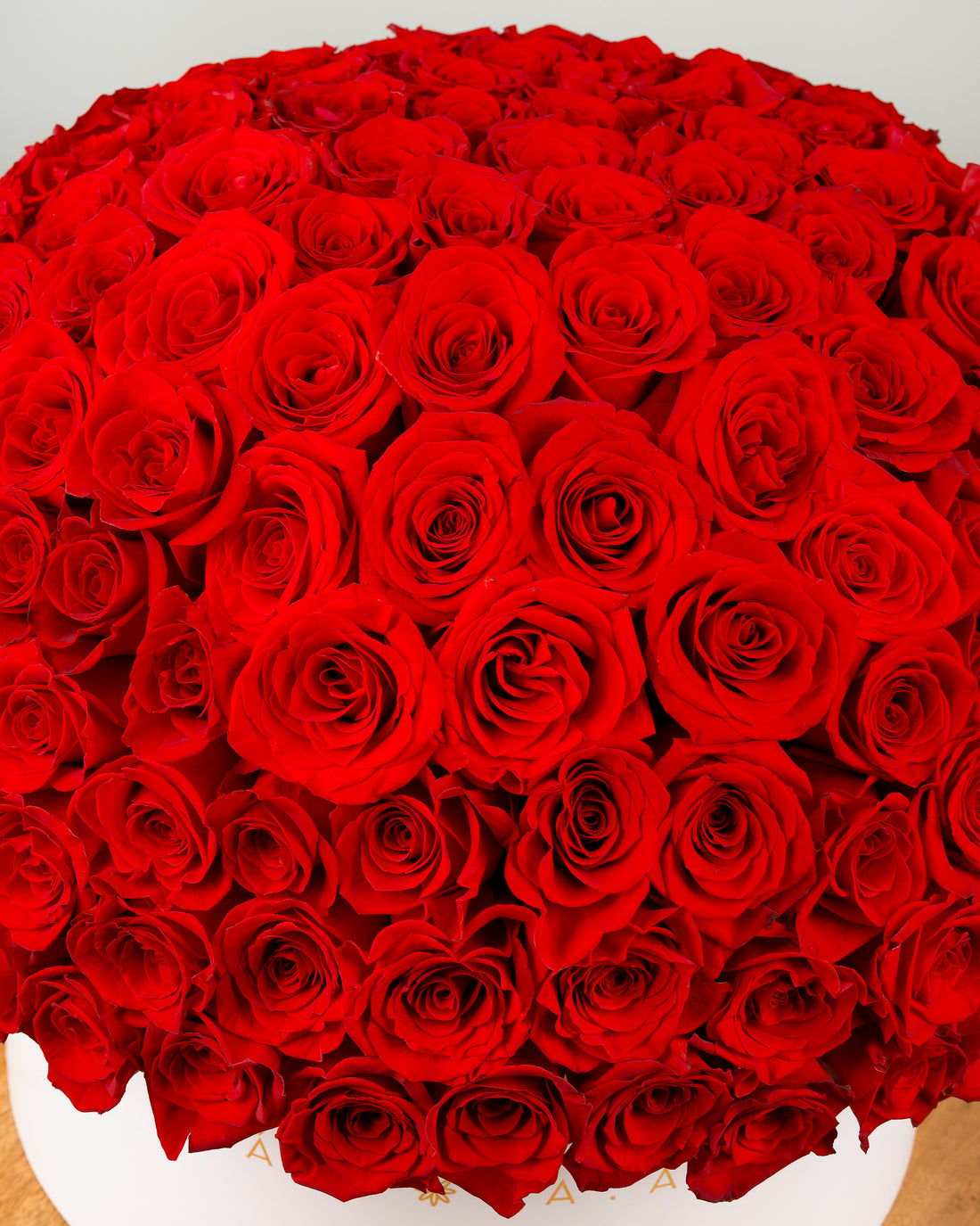 200 Red Roses Box
