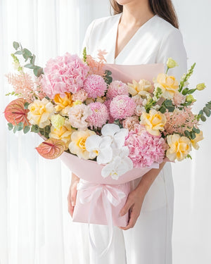 Send Hand-Tied Flower Bouquets to Dubai