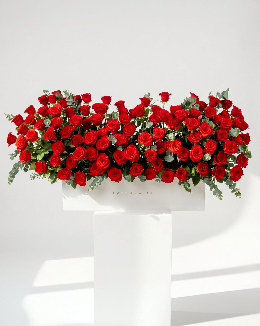 Grand Valentine Roses Box