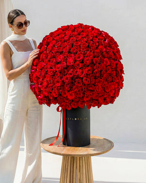 Send Anniversary Flowers to Dubai